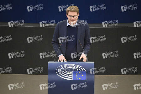 Plenartagung zu Gemeinsamkeiten des Putin-Regimes und rechtsextremer Bewegungen in Europa im EU-Parlament in Straßburg