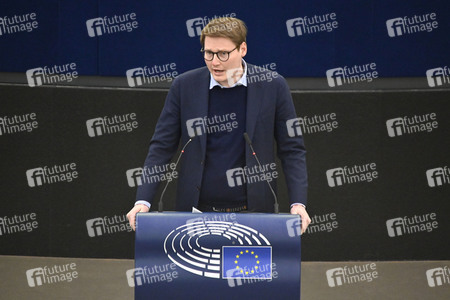 Plenartagung zu Gemeinsamkeiten des Putin-Regimes und rechtsextremer Bewegungen in Europa im EU-Parlament in Straßburg