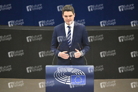 Plenartagung zu Gemeinsamkeiten des Putin-Regimes und rechtsextremer Bewegungen in Europa im EU-Parlament in Straßburg