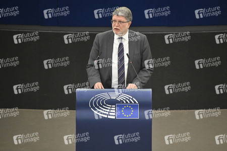 Plenartagung zu Gemeinsamkeiten des Putin-Regimes und rechtsextremer Bewegungen in Europa im EU-Parlament in Straßburg