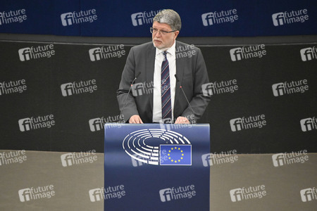 Plenartagung zu Gemeinsamkeiten des Putin-Regimes und rechtsextremer Bewegungen in Europa im EU-Parlament in Straßburg