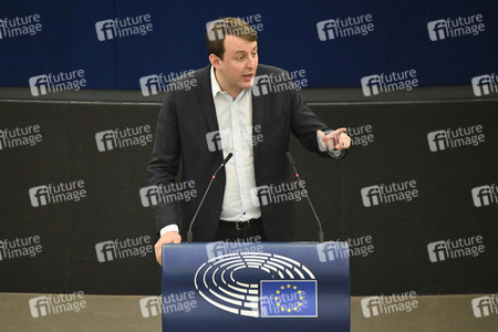 Plenartagung zu Gemeinsamkeiten des Putin-Regimes und rechtsextremer Bewegungen in Europa im EU-Parlament in Straßburg