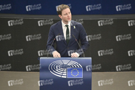 Plenartagung zu Gemeinsamkeiten des Putin-Regimes und rechtsextremer Bewegungen in Europa im EU-Parlament in Straßburg