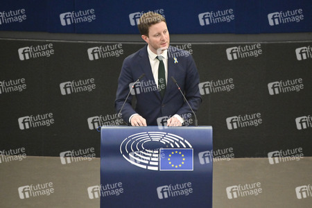 Plenartagung zu Gemeinsamkeiten des Putin-Regimes und rechtsextremer Bewegungen in Europa im EU-Parlament in Straßburg