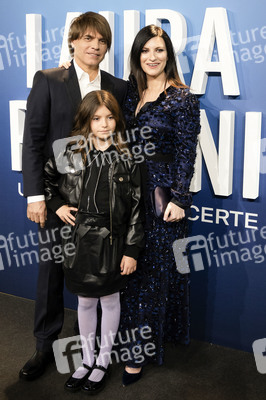 Filmpremiere 'Laura Pausini: Un placer conocerte' in Madrid