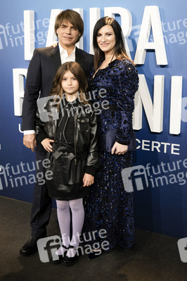 Filmpremiere 'Laura Pausini: Un placer conocerte' in Madrid