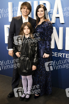 Filmpremiere 'Laura Pausini: Un placer conocerte' in Madrid