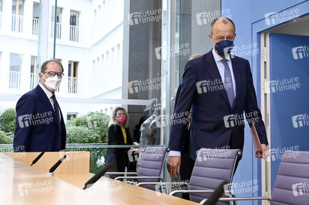 Bundespressekonferenz zur Verfassungsklage gegen das zweite Nachtragshaushaltsgesetz 2021 in Berlin