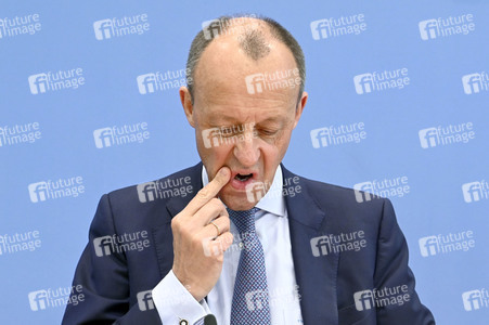 Bundespressekonferenz zur Verfassungsklage gegen das zweite Nachtragshaushaltsgesetz 2021 in Berlin