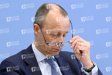 Bundespressekonferenz zur Verfassungsklage gegen das zweite Nachtragshaushaltsgesetz 2021 in Berlin