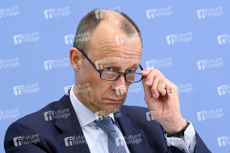 Bundespressekonferenz zur Verfassungsklage gegen das zweite Nachtragshaushaltsgesetz 2021 in Berlin