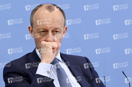 Bundespressekonferenz zur Verfassungsklage gegen das zweite Nachtragshaushaltsgesetz 2021 in Berlin