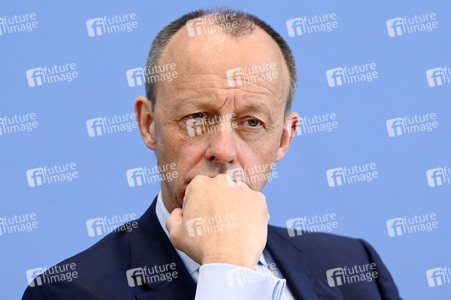 Bundespressekonferenz zur Verfassungsklage gegen das zweite Nachtragshaushaltsgesetz 2021 in Berlin
