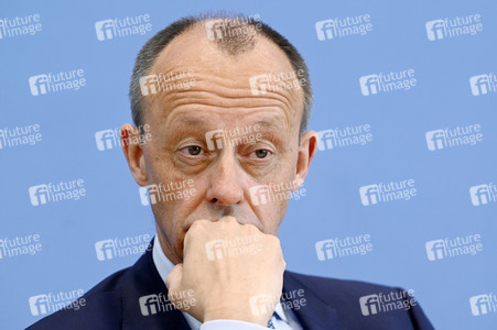 Bundespressekonferenz zur Verfassungsklage gegen das zweite Nachtragshaushaltsgesetz 2021 in Berlin
