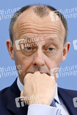 Bundespressekonferenz zur Verfassungsklage gegen das zweite Nachtragshaushaltsgesetz 2021 in Berlin