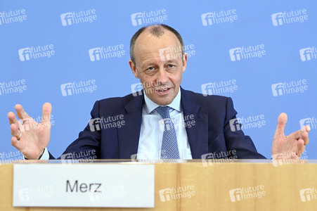 Bundespressekonferenz zur Verfassungsklage gegen das zweite Nachtragshaushaltsgesetz 2021 in Berlin