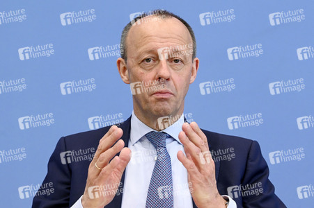 Bundespressekonferenz zur Verfassungsklage gegen das zweite Nachtragshaushaltsgesetz 2021 in Berlin