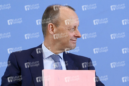 Bundespressekonferenz zur Verfassungsklage gegen das zweite Nachtragshaushaltsgesetz 2021 in Berlin