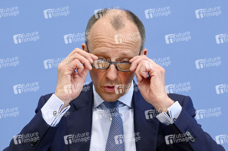Bundespressekonferenz zur Verfassungsklage gegen das zweite Nachtragshaushaltsgesetz 2021 in Berlin