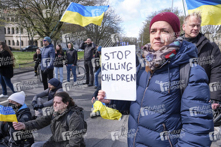 Pro-russischer Autokorso und Gegendemo in Hannover