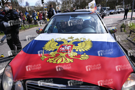 Pro-russischer Autokorso und Gegendemo in Hannover