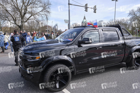Pro-russischer Autokorso und Gegendemo in Hannover