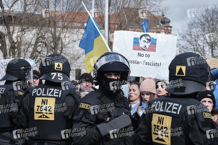 Pro-russischer Autokorso und Gegendemo in Hannover