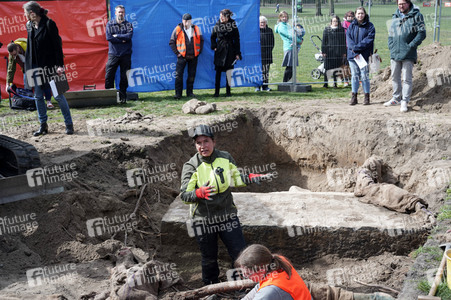 Fototermin Sondierungsgrabungen vom 'Weißen Stier vom Humboldthain' in Berlin