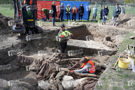 Fototermin Sondierungsgrabungen vom 'Weißen Stier vom Humboldthain' in Berlin