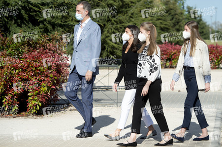 Die spanischen Royals besuchen ein Flüchtlingsunterkunft in Pozuelo de Alarcón