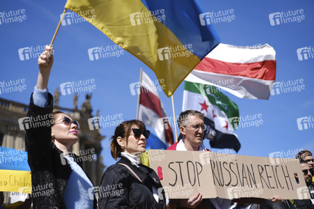 Ostermarsch gegen den Krieg in der Ukraine in Berlin