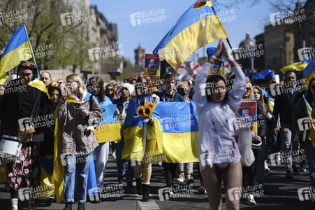 Ostermarsch gegen den Krieg in der Ukraine in Berlin