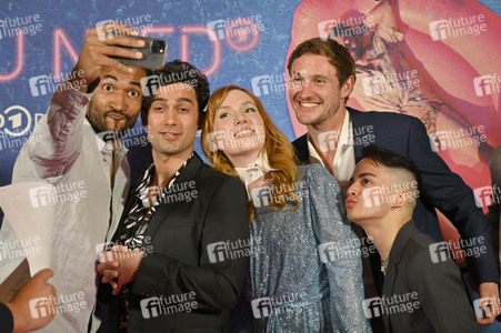 Staffel 2 Premiere 'All You Need' in Köln