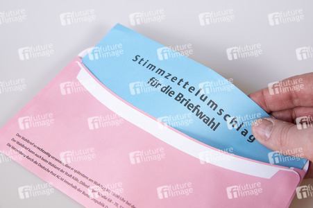 Symbolfoto Briefwahl zur Landtagswahl NRW