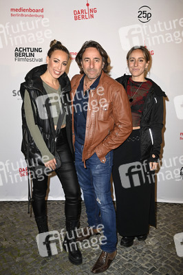 Filmpremiere 'Stand Up! Was bleibt, wenn alles weg ist', achtung berlin Filmfestival 2022