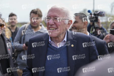 Bernie Sanders besucht Amazon-Gewerkschafter in New York