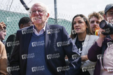 Bernie Sanders besucht Amazon-Gewerkschafter in New York