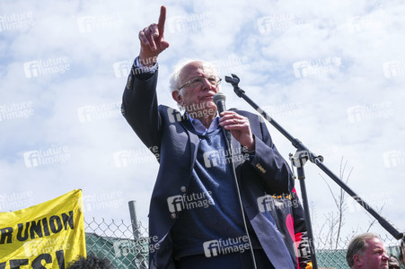Bernie Sanders besucht Amazon-Gewerkschafter in New York
