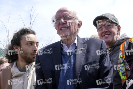 Bernie Sanders besucht Amazon-Gewerkschafter in New York