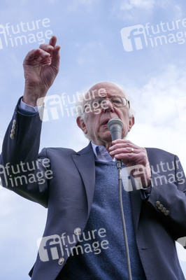 Bernie Sanders besucht Amazon-Gewerkschafter in New York