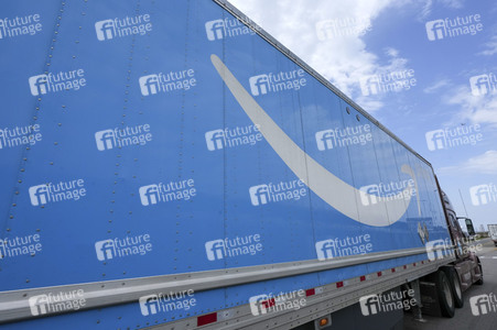 Bernie Sanders besucht Amazon-Gewerkschafter in New York