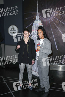 Empire State Building Lighting Ceremony mit Katie Taylor und Amanda Serrano in New York