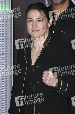 Empire State Building Lighting Ceremony mit Katie Taylor und Amanda Serrano in New York
