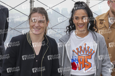 Empire State Building Lighting Ceremony mit Katie Taylor und Amanda Serrano in New York