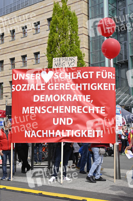 Kundegebung des DGB zum 1. Mai in Nürnberg