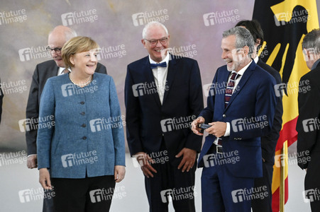 Verleihung des Verdienstkreuzes 1. Klasse an Ulrich Matthes in Berlin
