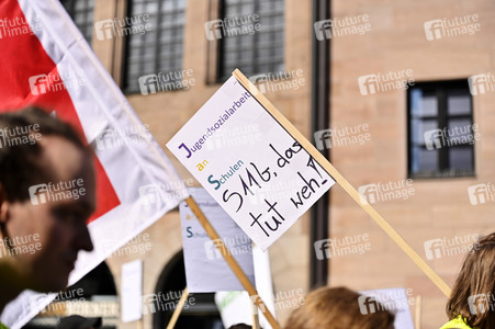 Warnstreik von Beschäftigten in Sozial- und Erziehungsberufen in Nürnberg