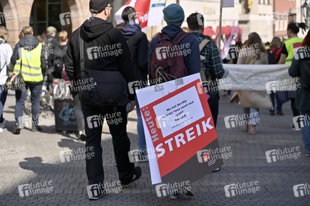 Warnstreik von Beschäftigten in Sozial- und Erziehungsberufen in Nürnberg