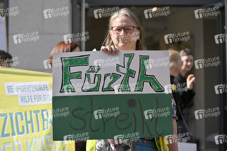 Warnstreik von Beschäftigten in Sozial- und Erziehungsberufen in Nürnberg
