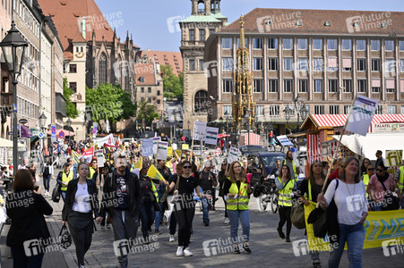 Warnstreik von Beschäftigten in Sozial- und Erziehungsberufen in Nürnberg